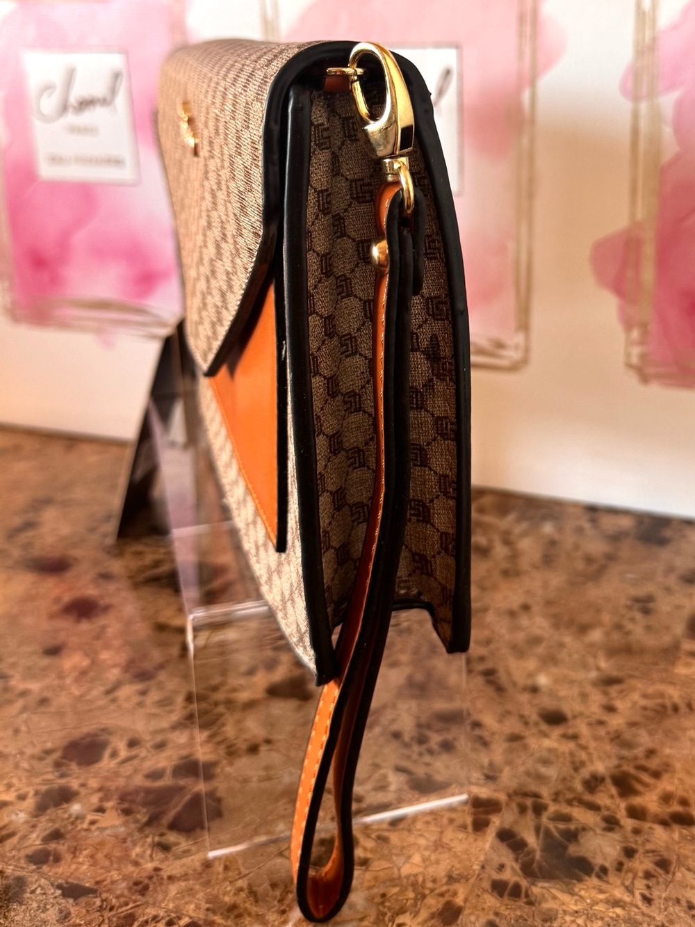 Caleesa Beige & Tan Signature Print Clutch NWT - Picture 2 of 5